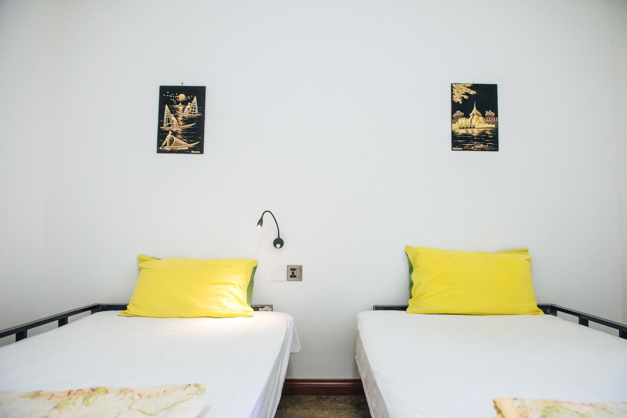 Dengba Hostel Yangon Exterior photo